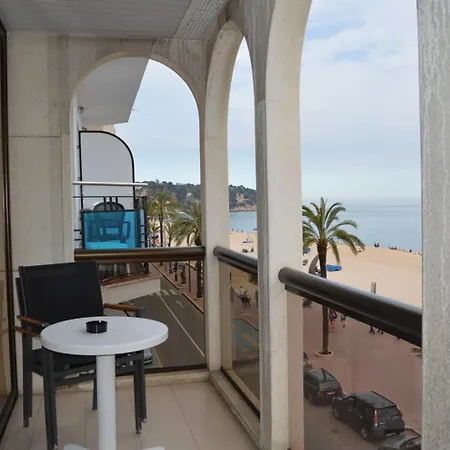 Rosanna リョレート・デ・マル